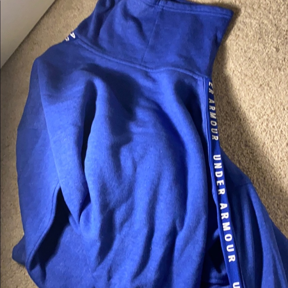Pullover hoodie